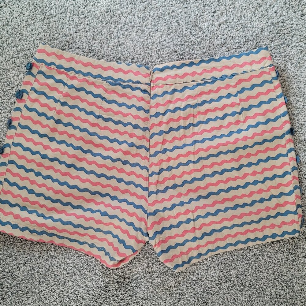 Tulle Size 4 mid-rise shorts